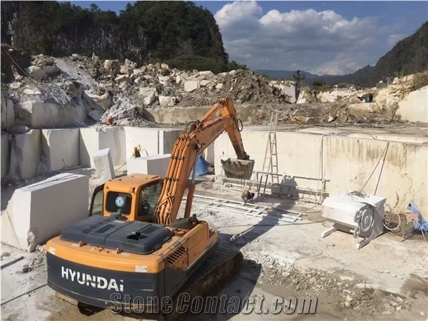 Crema Elizabeth Marble Blocks