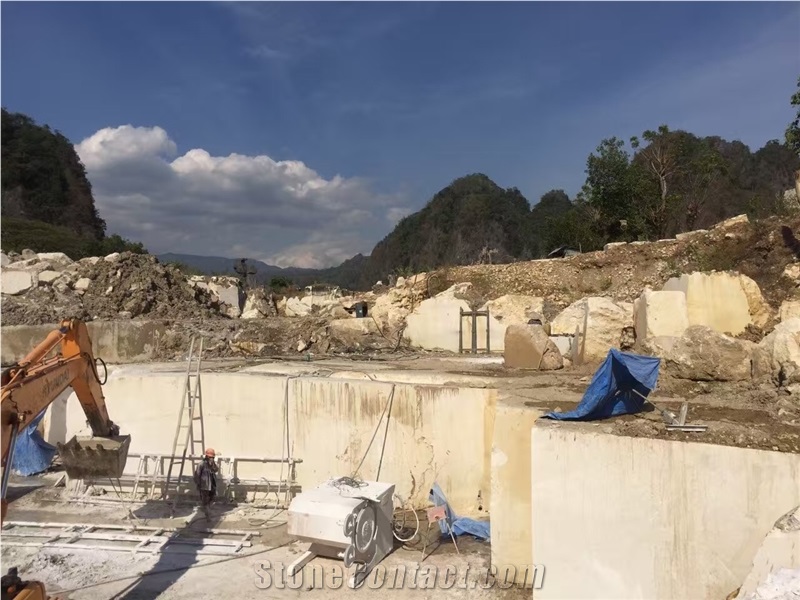 Crema Elizabeth Marble Blocks