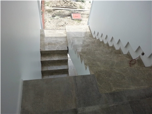 Marmoles Perlato Staircase
