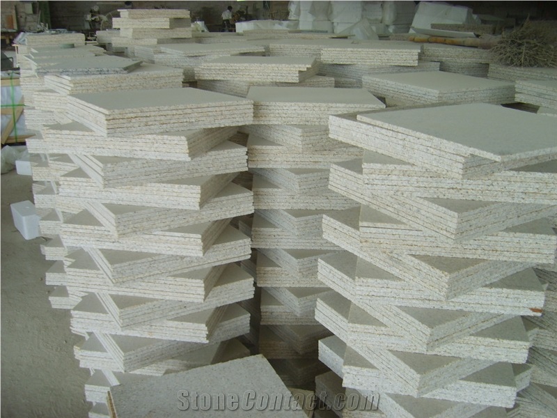 China Yellow Granite, Yellow G682, Zhangpu Rusty,Golden Beach,Sunny Gold Granite,Flamed Tile, Flooring Tile, Granite Slabs,Wall Tile, Paving,Cobbles