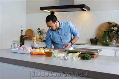 Sleek Concrete Quartz Stone Solid Surface with Matte Finished for Countertops Worktop and Bench Top 2cm Thick