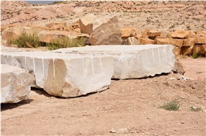 Tunisia Quarry Direct Supply Thala Beige (Royal Thala,Thella Beige,Thella Beige Refsot) Limestone Slabs and Tiles, Polished, Honed