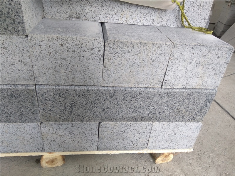 New G654 Gray Granite Curbstones Flamed Bushhammered Polished Surface Competitive Prices