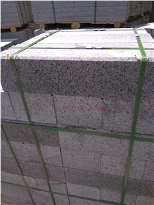 New G654 Gray Granite Curbstones Flamed Bushhammered Polished Surface Competitive Prices