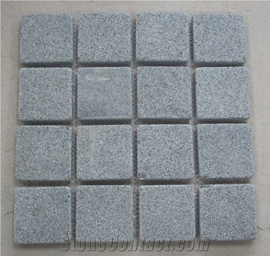 China Grey Granite G654 Sesame Grey Flamed Bush Hammered Cobble on Mesh Cube Stone,Granite Stone Driveway Paving Stone,Garden Landscaping Natural Granite Cobbles Pattern,Paving on Mesh