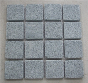 China Grey Granite G654 Sesame Grey Flamed Bush Hammered Cobble on Mesh Cube Stone,Granite Stone Driveway Paving Stone,Garden Landscaping Natural Granite Cobbles Pattern,Paving on Mesh