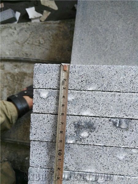 G654 Finegrain Grey Granite Sesame Grey Granite Bianco Crystal Grey Granite Paving Tile Polished Honed Sandblasted Flamend and Brushed Antique Tile Paver for Flooring Tile Terrace Paver Dropface Pool