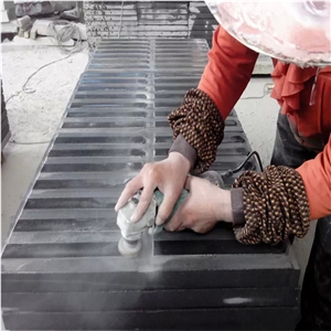China Natural Stone G654 Flamed Blind Stone, G654 Tactile Paver, Blind Road Paver, Blind Paving Stone, Paving, Tactile, Blind Stone, Sidewalk Stone, Paving Stone, Cube Stone, Blind Stone Pavers, Exter