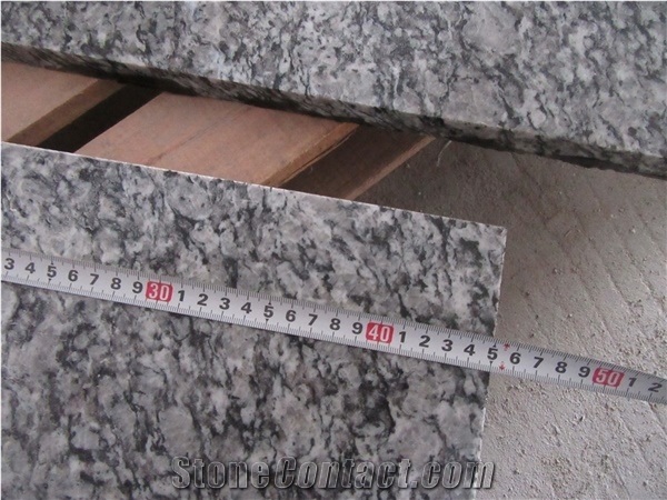 China Popular Cheap Spray/Seawave Sea Wave White Granite Polished Kitchen Countertops, Bar Tops, Worktops with Sink/Wash Basins Hole, Beveled Edge Profile, Nature Building Stone