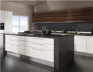 Engineered Quartz Kitchen Countertops