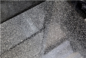 China Pearl Black Granite Black Rain For Floor Tile Use