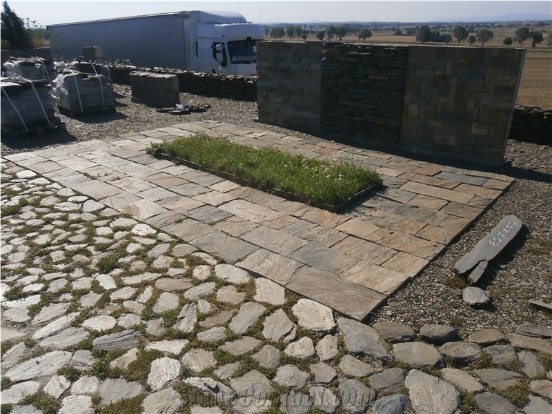 Charcoal Gray Jenkow Slate/Slate Cut Stone Four-Sided Pavers