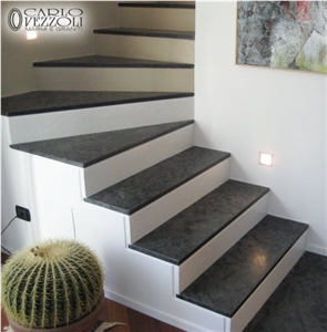 Brushed Matrix Granite Steps
