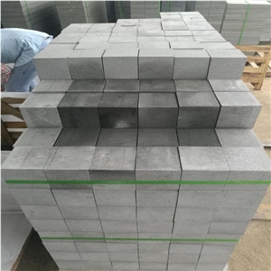China Basalt ,Bluestone,Hainan Black Surface Flamed,Others Sawn Cut Cube Stone/Cobblestone/Pavinggraden Stepping, Walkway, Pavers Outdoor Natural Stone Flooring, Quarry Owner Factory