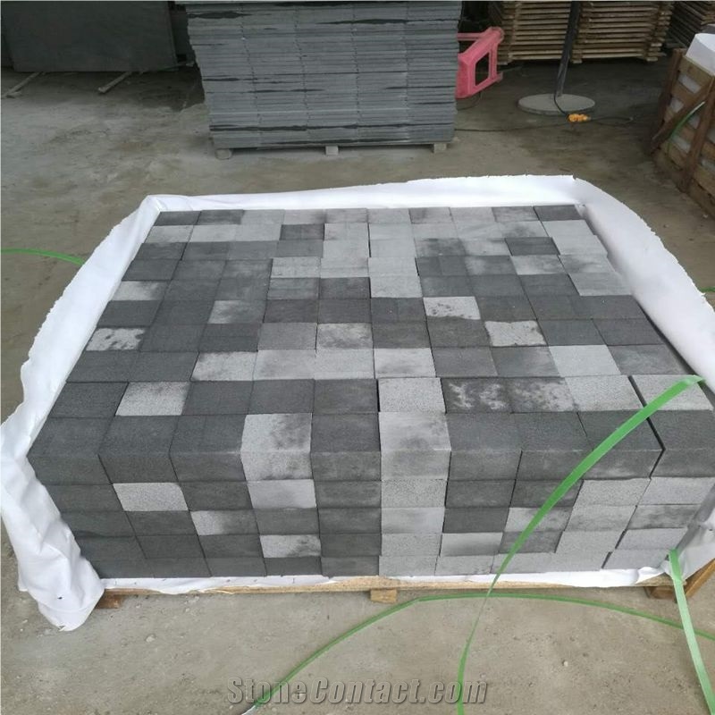 China Basalt ,Bluestone,Hainan Black Surface Flamed,Others Sawn Cut Cube Stone/Cobblestone/Pavinggraden Stepping, Walkway, Pavers Outdoor Natural Stone Flooring, Quarry Owner Factory