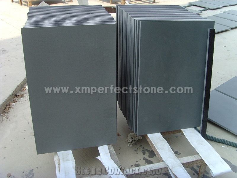 Cheap Basalt Grey Andesite Flooring Tiles 600x600 600x300 /Basalt Factory Volcanic Stone / Basalt Tiles Flamed Brushed / Basalt Rock for Sale China Quarry Stone