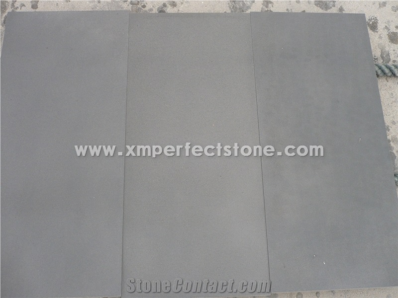 Cheap Basalt Grey Andesite Flooring Tiles 600x600 600x300 /Basalt Factory Volcanic Stone / Basalt Tiles Flamed Brushed / Basalt Rock for Sale China Quarry Stone