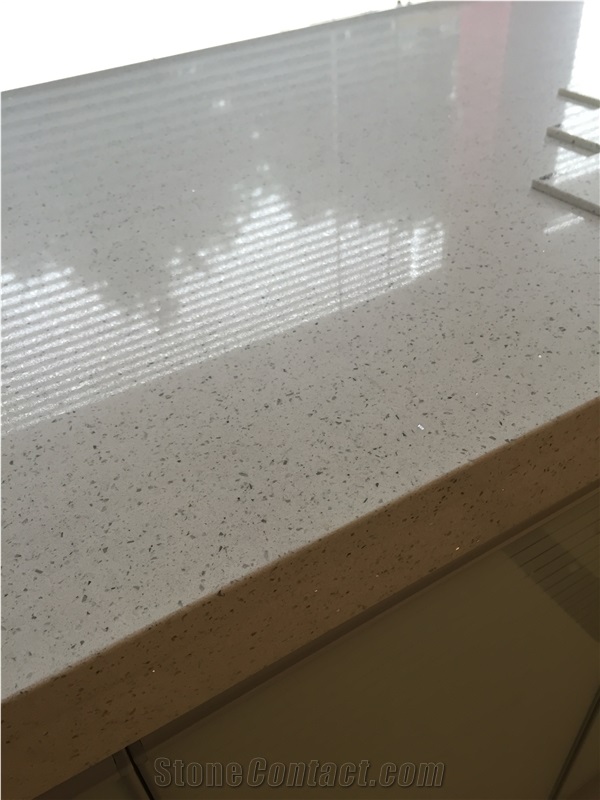 Calacatta White Marble Look Quartz Stone Solid Surfaces Polished Slabs Tiles Engineered Stone Artificial Stone Slabs for Hotel Kitchen,Bathroom Backsplash Walling Panel Customized Edge