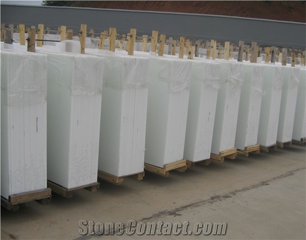 Calacatta White Marble Look Quartz Stone Solid Surfaces Polished Slabs Tiles Engineered Stone Artificial Stone Slabs for Hotel Kitchen,Bathroom Backsplash Walling Panel Customized Edge