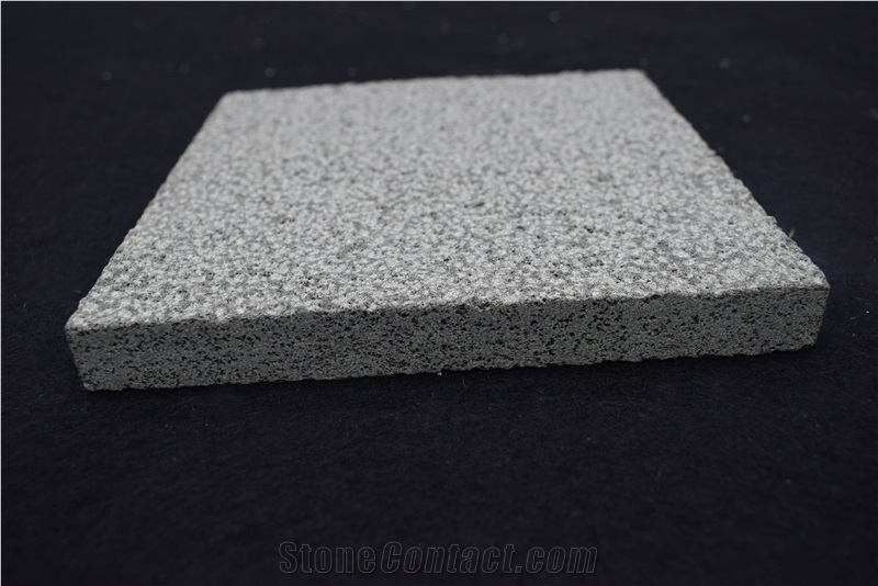 Hot Sale Hainan Bush Hammered Grey Basalt, Basalt Cut to Size Tiles, Wall Cladding, Pavement, Floor Tiles