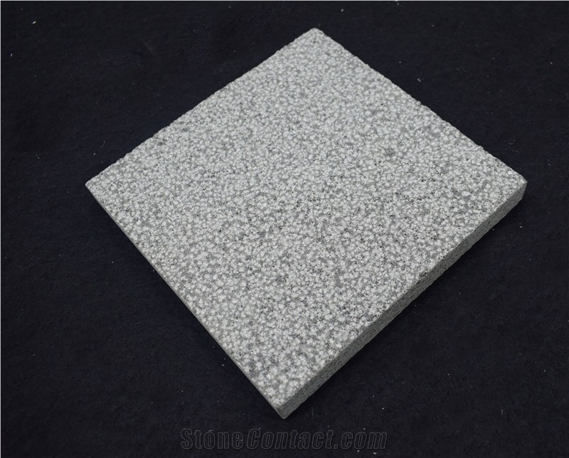 Hot Sale Hainan Bush Hammered Grey Basalt, Basalt Cut to Size Tiles, Wall Cladding, Pavement, Floor Tiles