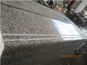 China Cheap Granite Yj Red Slab & Tile with Polished/Flamed for Flooring Covering Wall Cladding