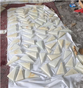 Yellow Onyx Medallion,Onyx Composite with Glass Medallion