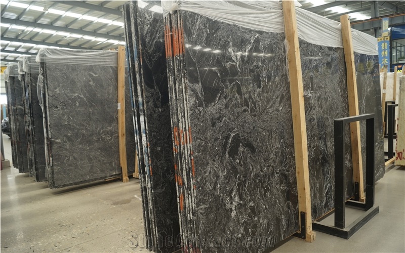 India Dark Green Granite Slabs Cut Into Floor Tiles