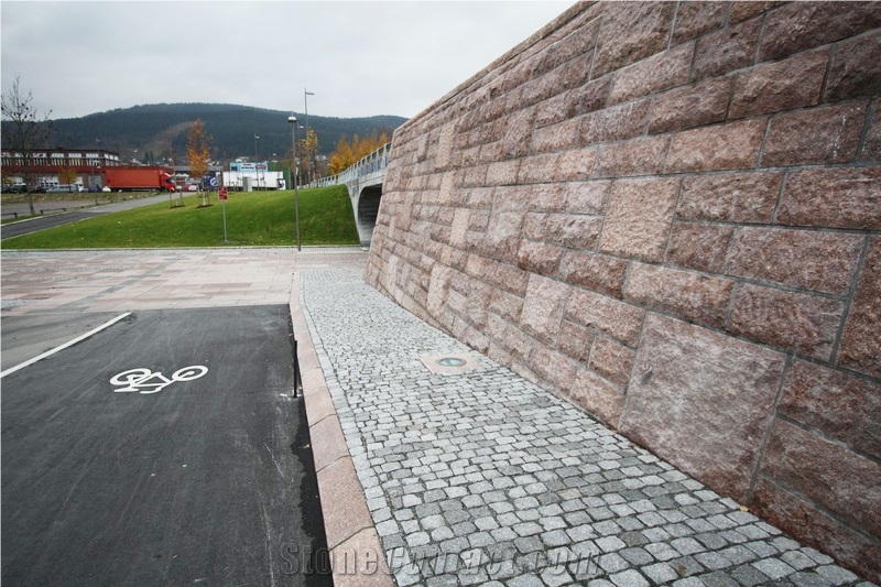 Roeyken Granite Wall