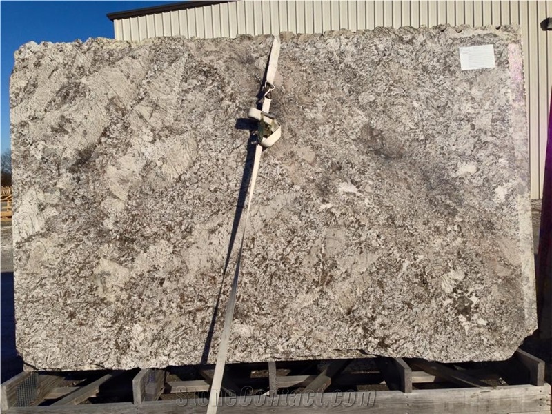 Pergaminho Granite Slabs