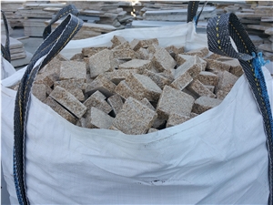Amarelo Mondim Granite Cube Stone