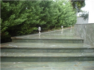China Green Spray Wave Granite Exterior Floor Stairs,Stepping Panel Panel,Verde Juparana Polished Building Staircase Floor Covering