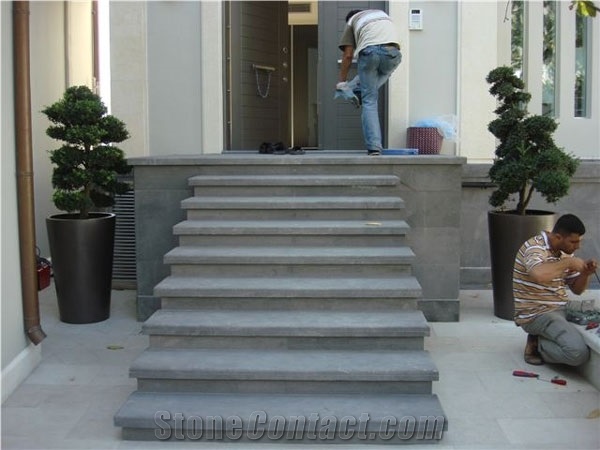 Olivine Basalt Steps, Risers