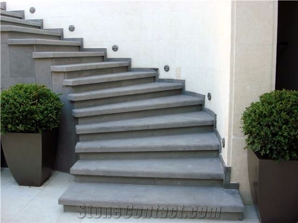 Olivine Basalt Steps, Risers