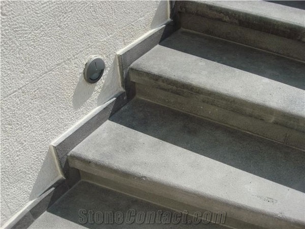 Olivine Basalt Steps, Risers