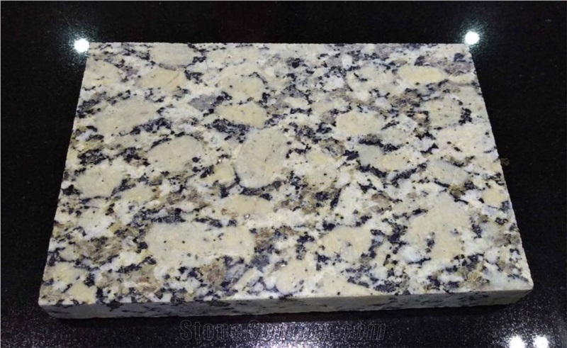 Sandy Beige Granite, Diamond Gold Granite Tiles, Slabs for Countertop.