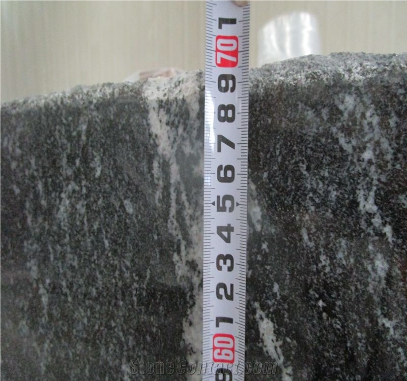 China Snow in Black Granite Natural Polished Floor Covering/Wall Covering/Granite Skirting/Wall Stone/Bulding Stone /Paving Stone for Decoration