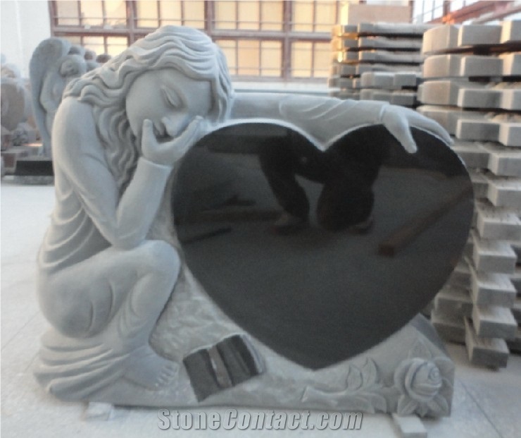 China Factory Handcarved Winged Angel Headstone for Sale, Black Granite Angel Hold the Heart Monuments and Tombstones
