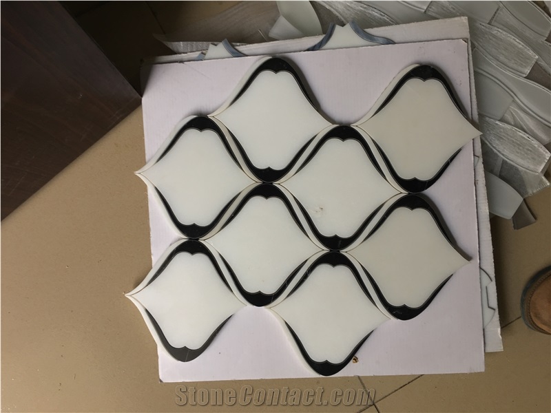 Polishing White Marble and Granite Mosaic in Lantern Shape
