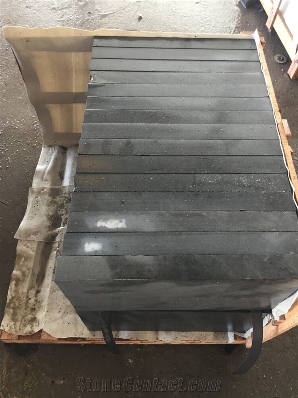 China Black Zhangpu Basalt Flamed Tile Paver