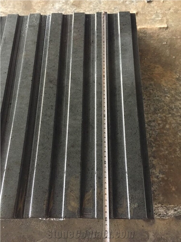 China Black Zhangpu Basalt Street Gutter Grooved Drainage Tile Paver