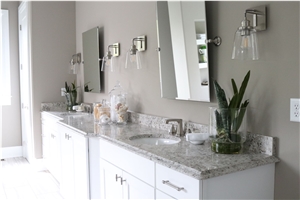 Snowy Cliffs Quartz, Featuring an Ogee Edge Master Bathroom Top