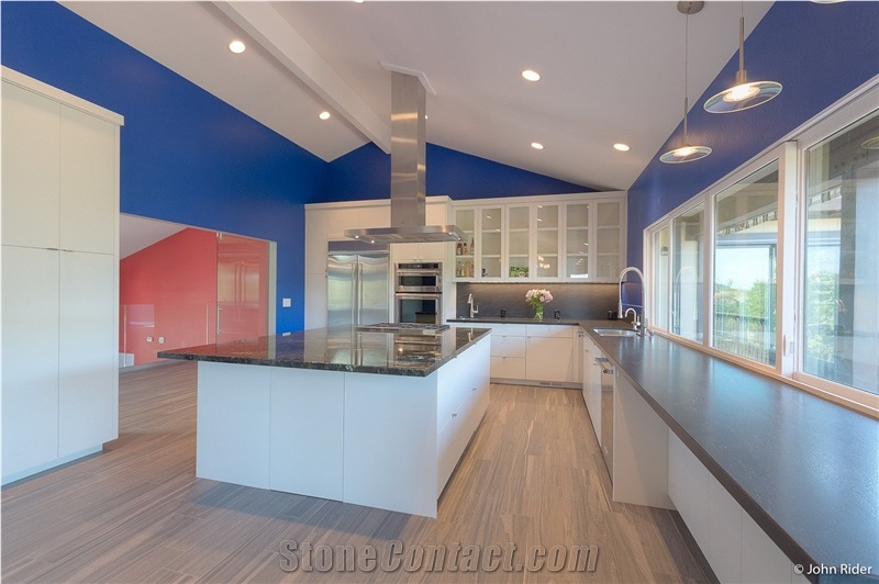 Aphrodite Extra Granite Island and Black Soapstone on Perimeter
