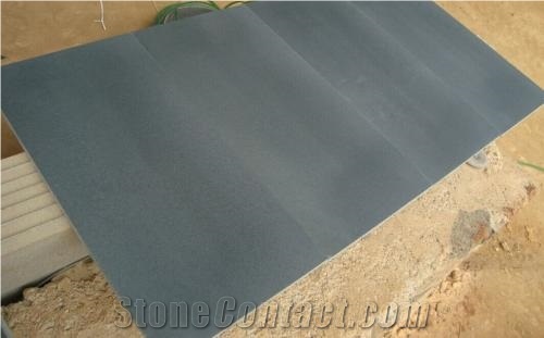 Discount Honed Black Hainan Basalt Machin Cutting Tile Panel Swimming Pool Surround Paving,Lava Stone Floor Deck Paver Tiles,Garden Stepping Andesite