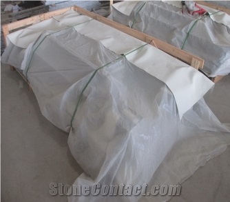 Spray White Granite Tombstone & Monument