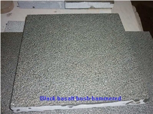 China Black Basalt Polished/Honed/Flamed Slab/Tiles for Wall Floor