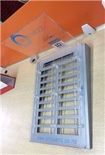 Sr022 Stone Tile Counter Metal Display Rack for Marble/Quartz/Granite Sample with Logo Printed