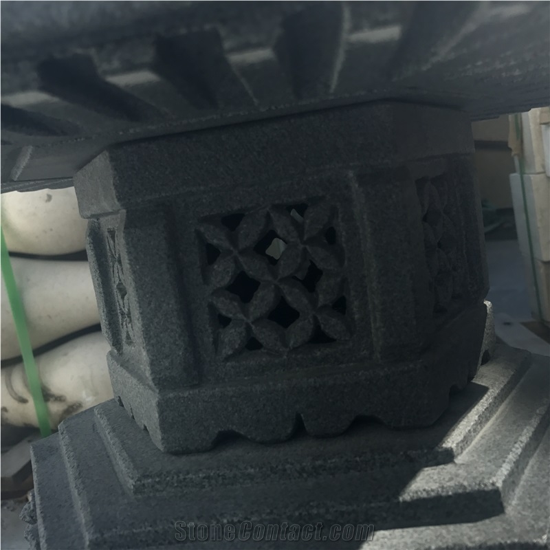 Black Granite Japanese Landscaping Lanterns