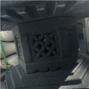 Black Granite Japanese Landscaping Lanterns