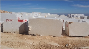 Mersin Mut Beige Marble Quarry Blocks